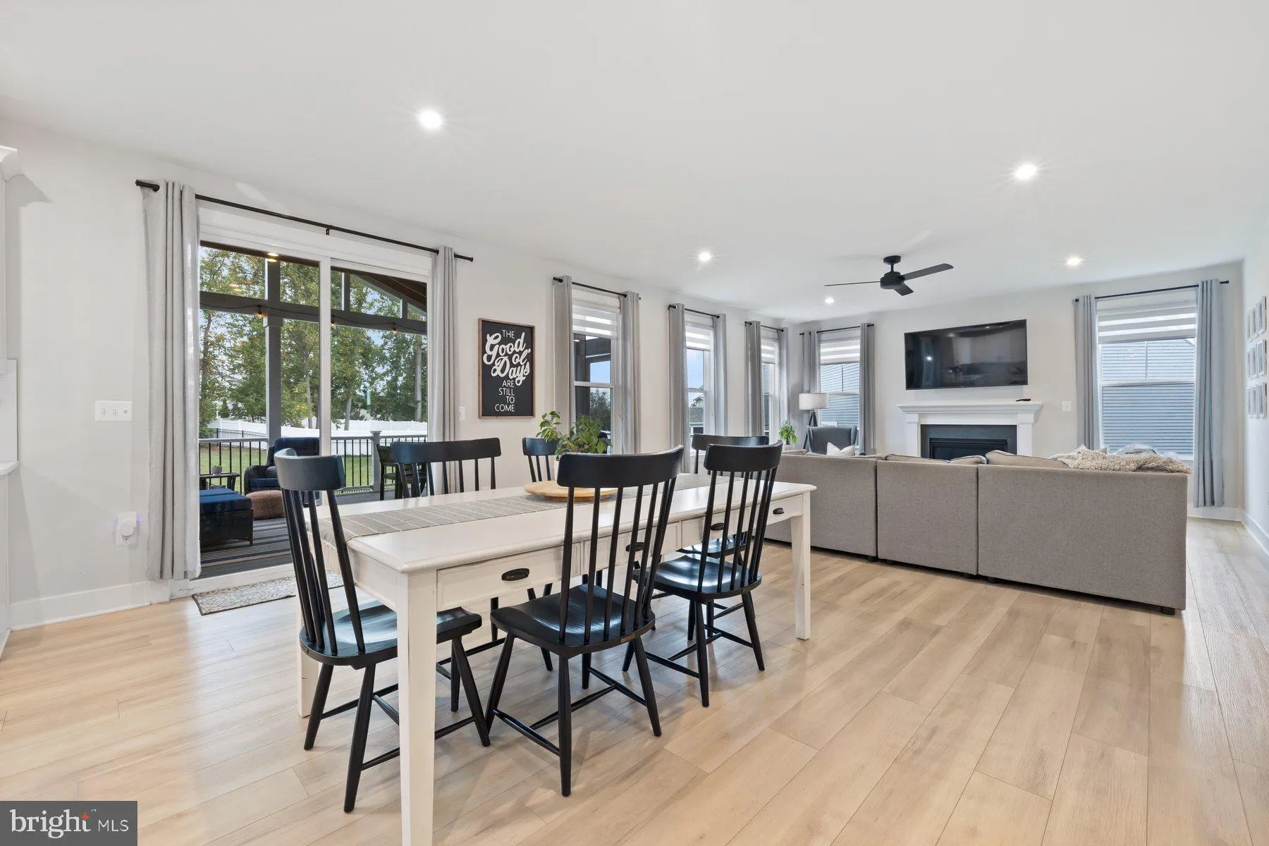 Bristow, Virginia 20136, United States, 6 Bedrooms Bedrooms, ,4 BathroomsBathrooms,Residential,Contingent,214559