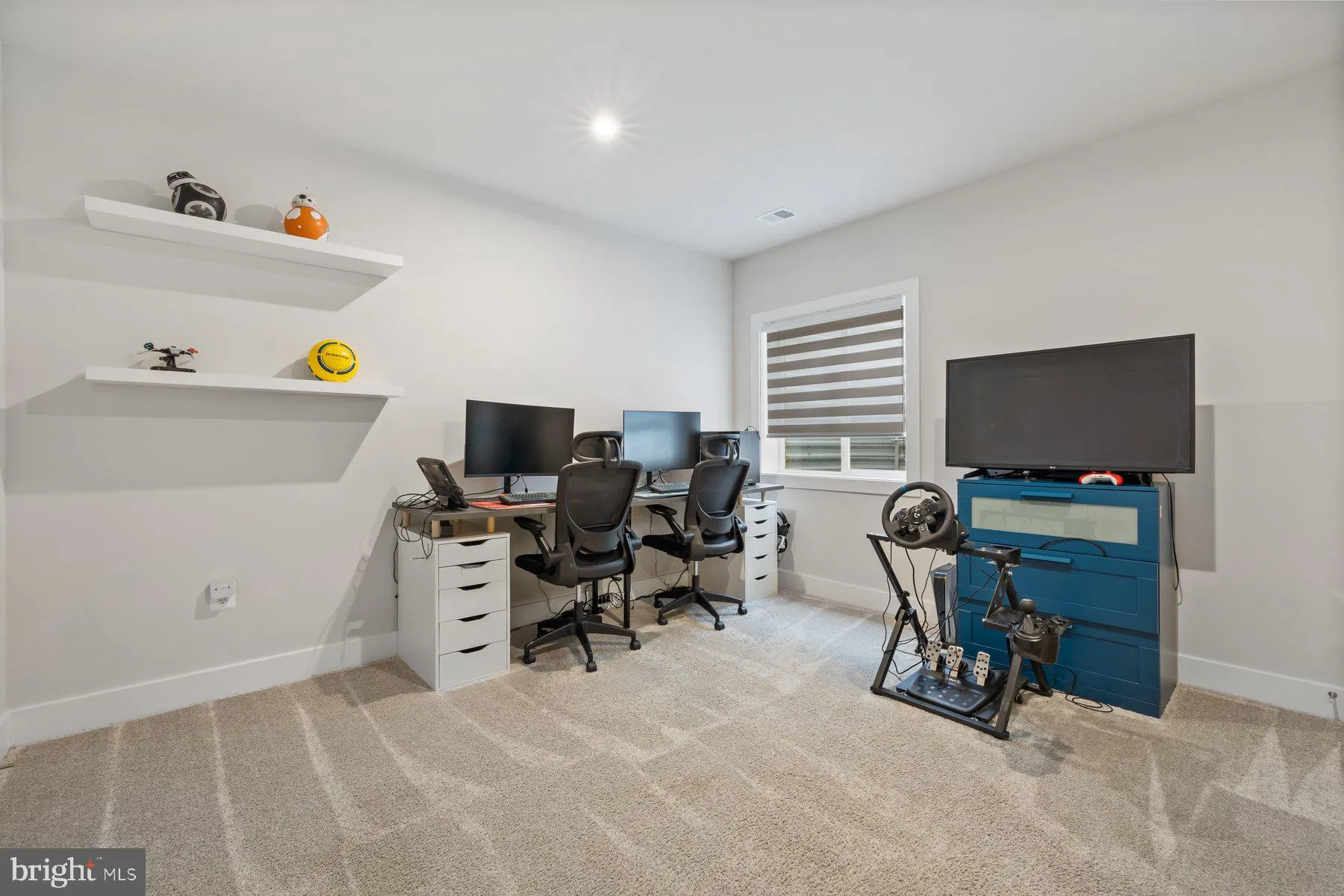 Bristow, Virginia 20136, United States, 6 Bedrooms Bedrooms, ,4 BathroomsBathrooms,Residential,Contingent,214559