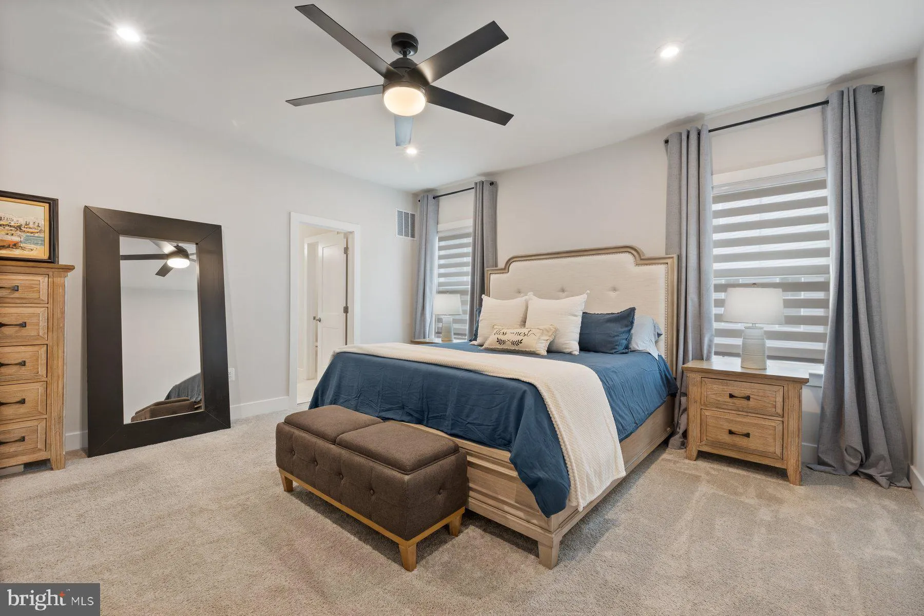 Bristow, Virginia 20136, United States, 6 Bedrooms Bedrooms, ,4 BathroomsBathrooms,Residential,Contingent,214559