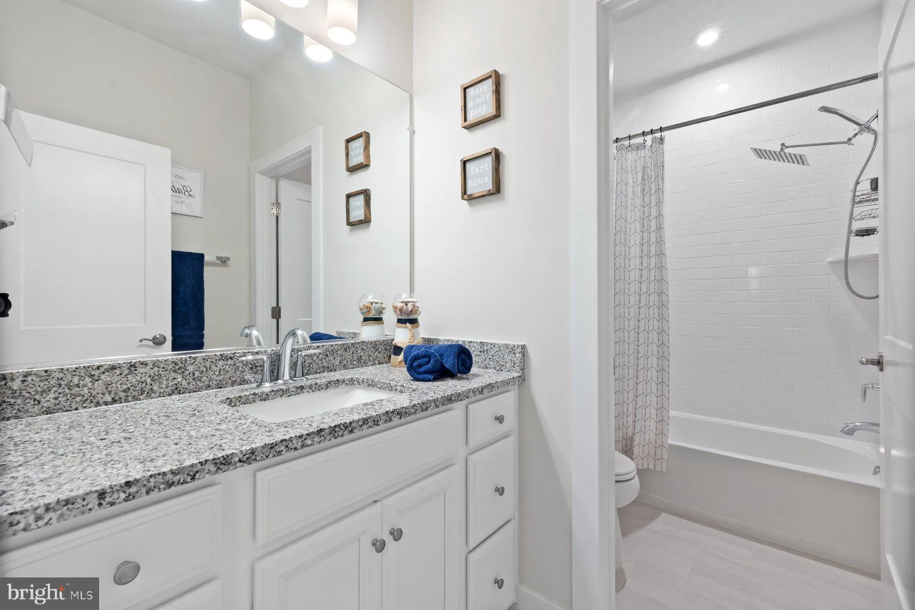 Bristow, Virginia 20136, United States, 6 Bedrooms Bedrooms, ,4 BathroomsBathrooms,Residential,Contingent,214559