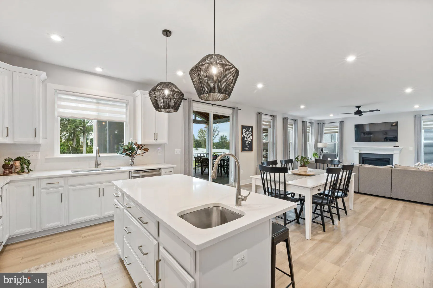 Bristow, Virginia 20136, United States, 6 Bedrooms Bedrooms, ,4 BathroomsBathrooms,Residential,Contingent,214559