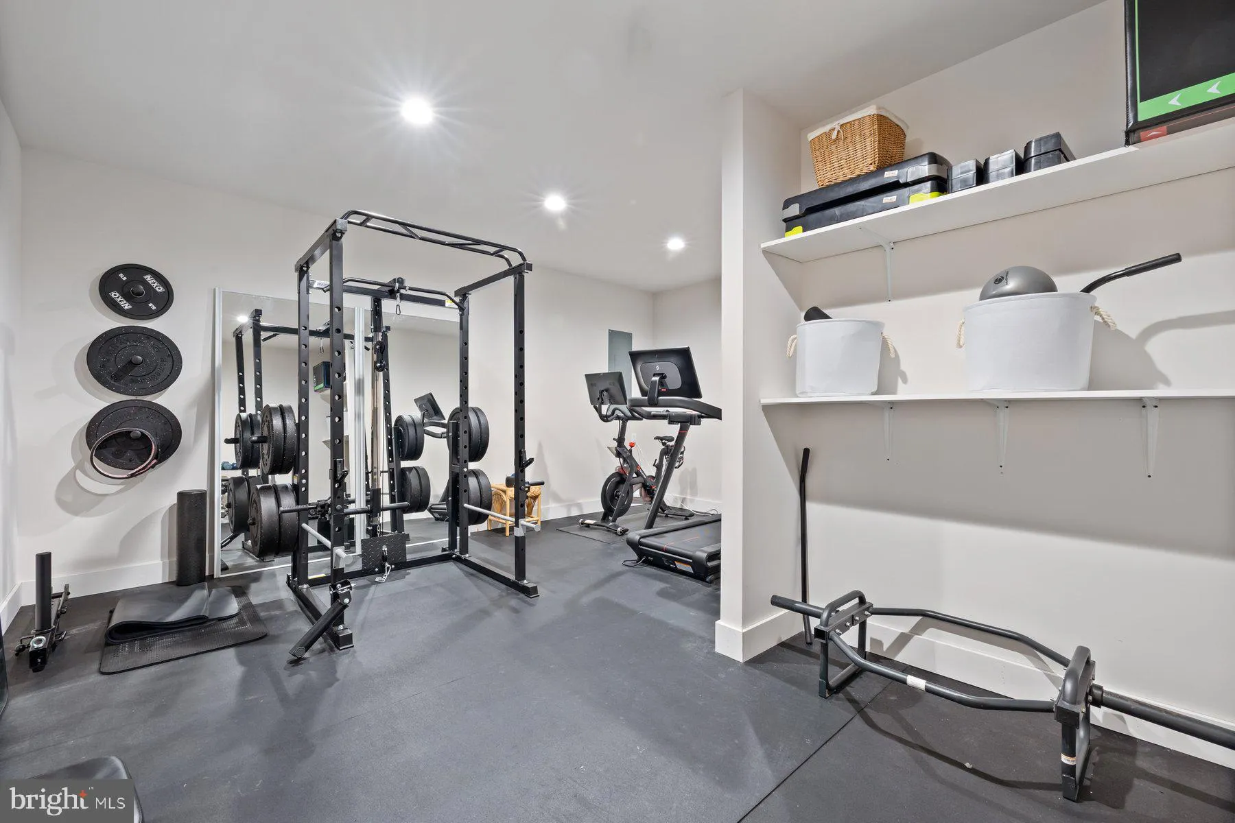 Bristow, Virginia 20136, United States, 6 Bedrooms Bedrooms, ,4 BathroomsBathrooms,Residential,Contingent,214559