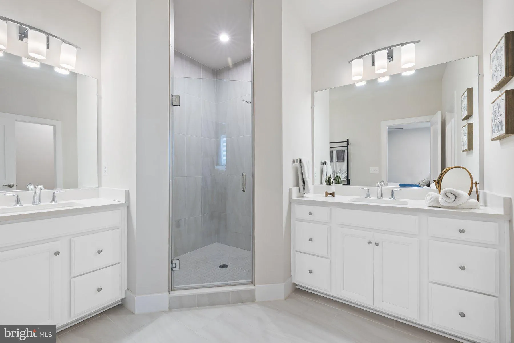 Bristow, Virginia 20136, United States, 6 Bedrooms Bedrooms, ,4 BathroomsBathrooms,Residential,Contingent,214559