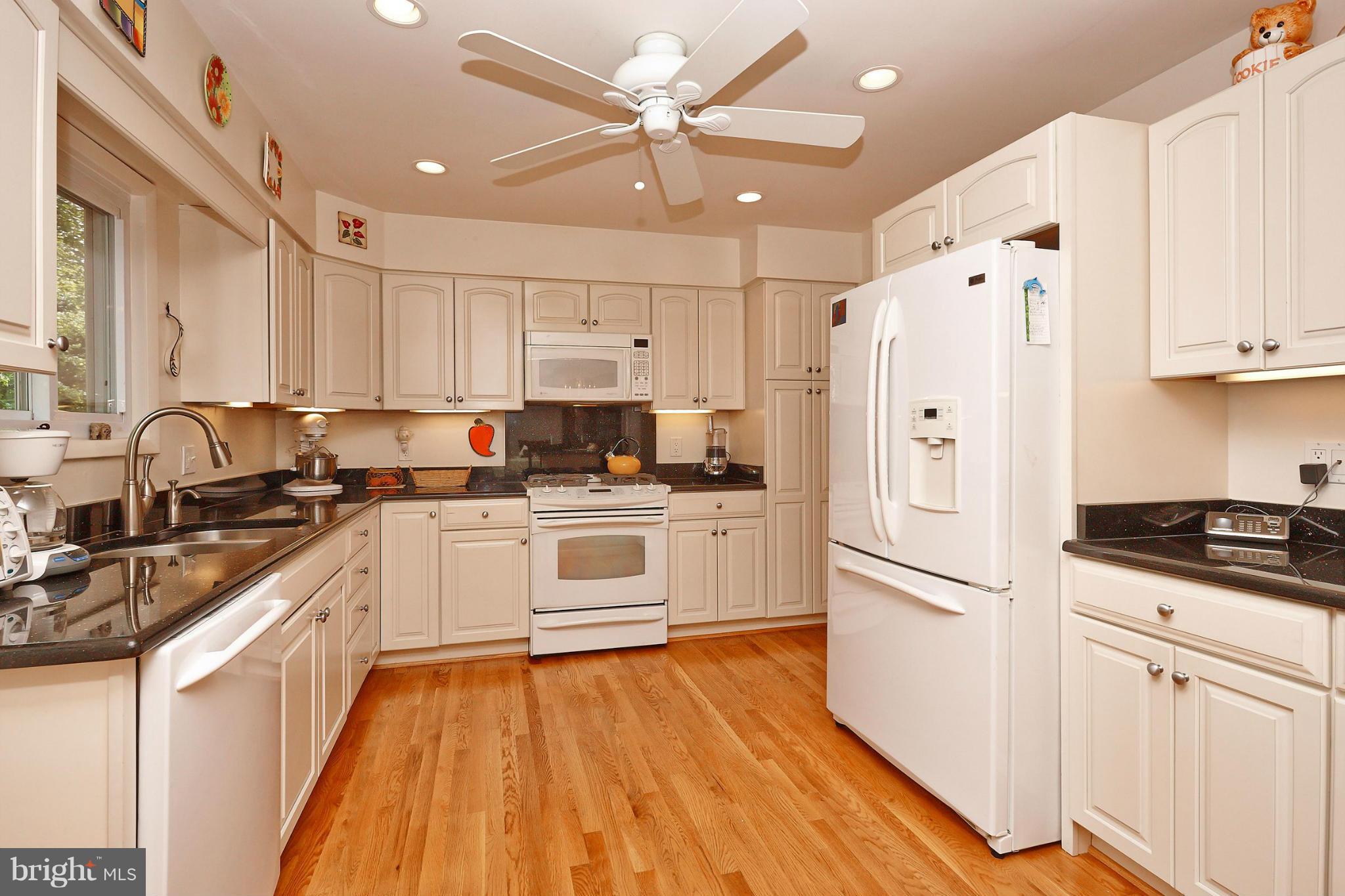 CANTERBURY WOODS - Residential