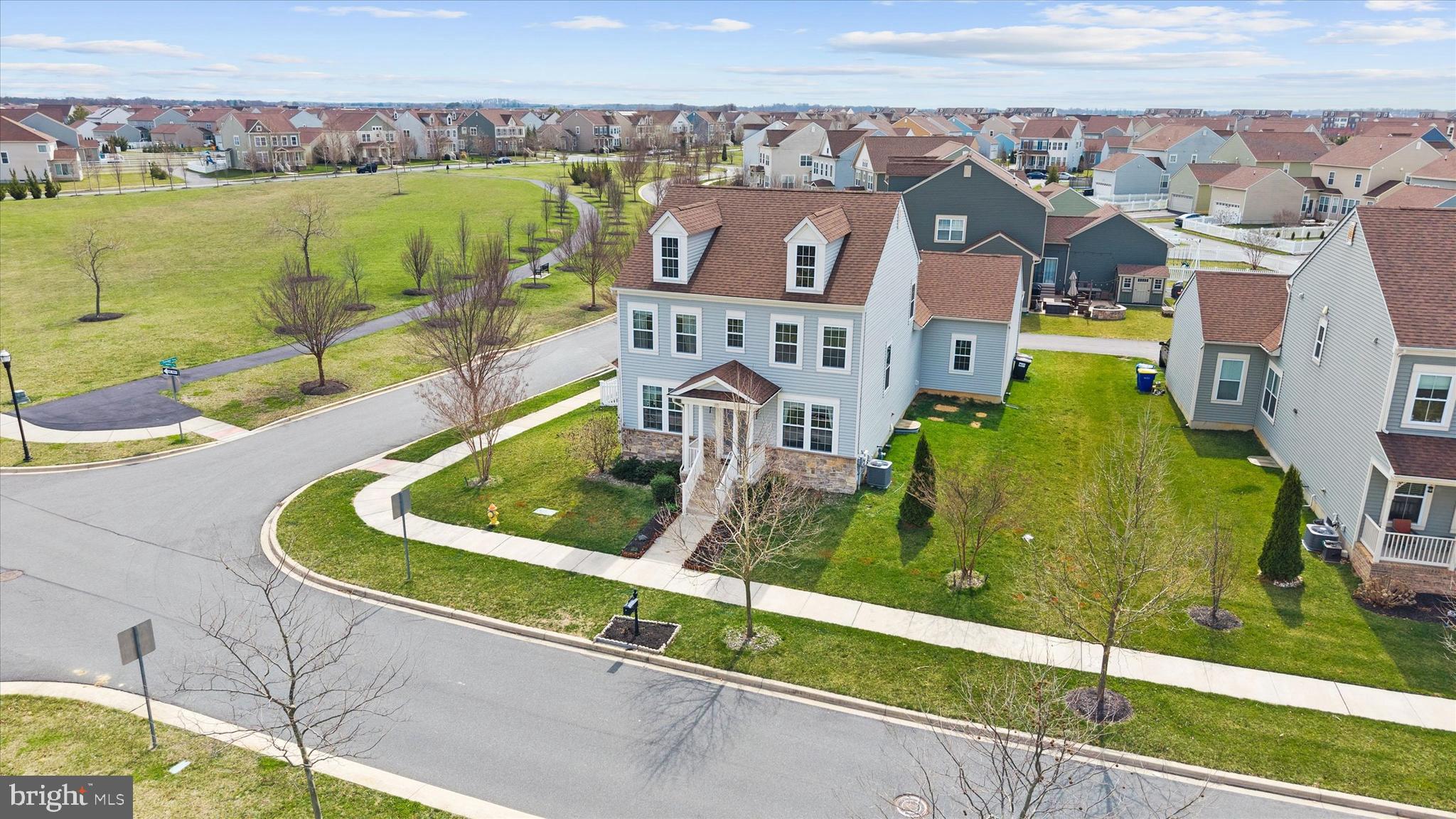 215 N BAYBERRY PARKWAY