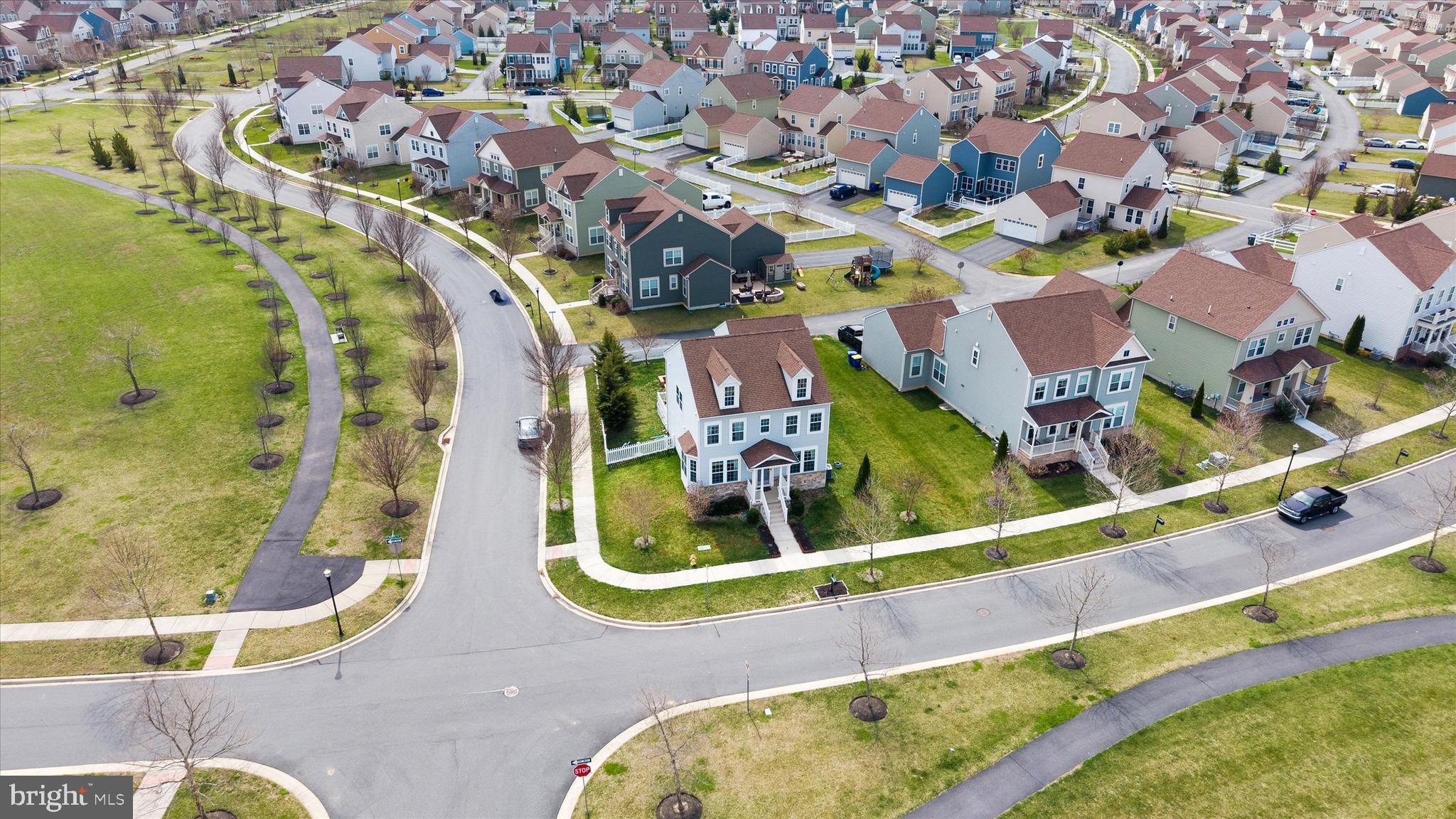 215 N BAYBERRY PARKWAY