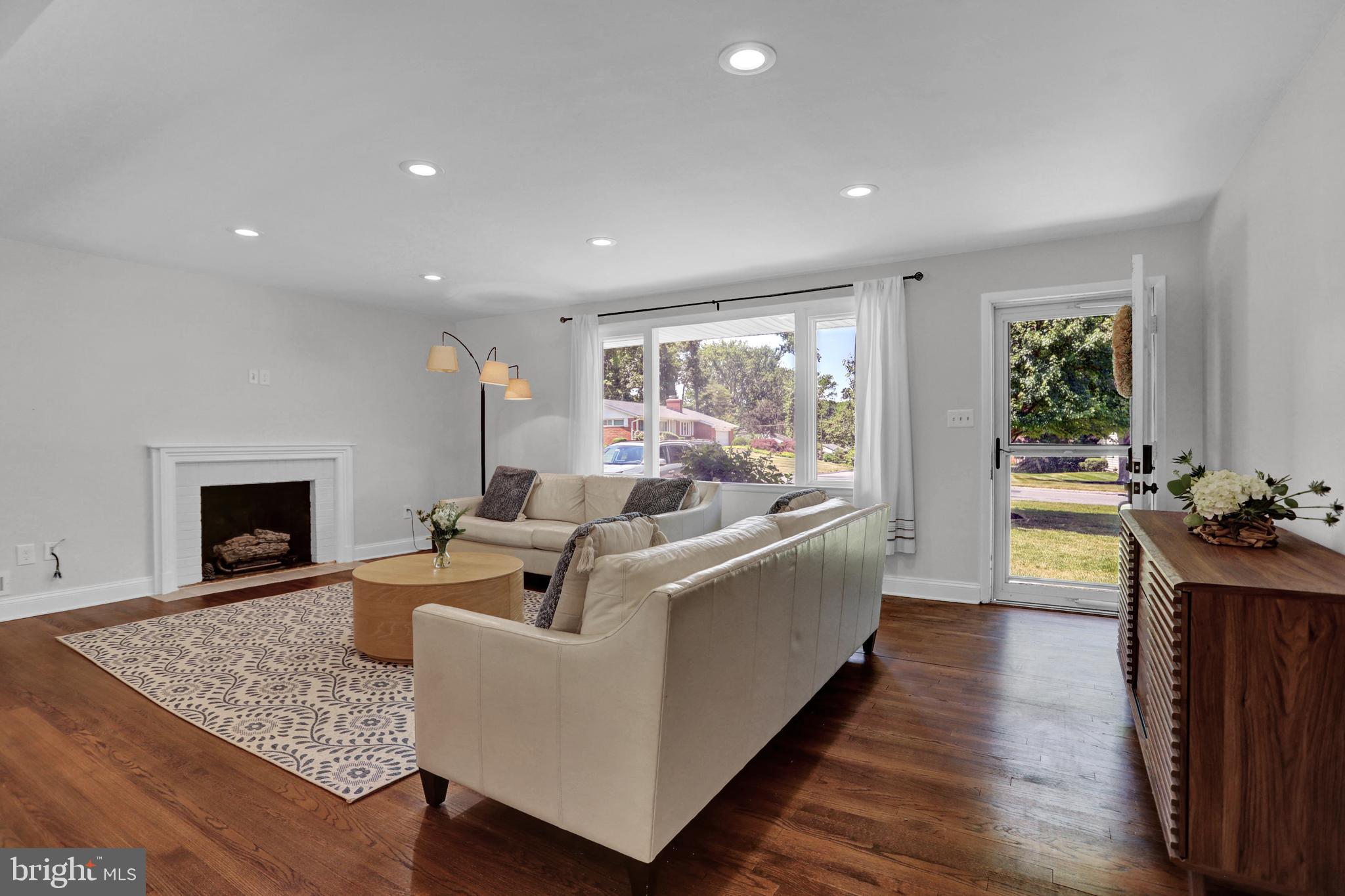 DULANEY FOREST - Residential Lease