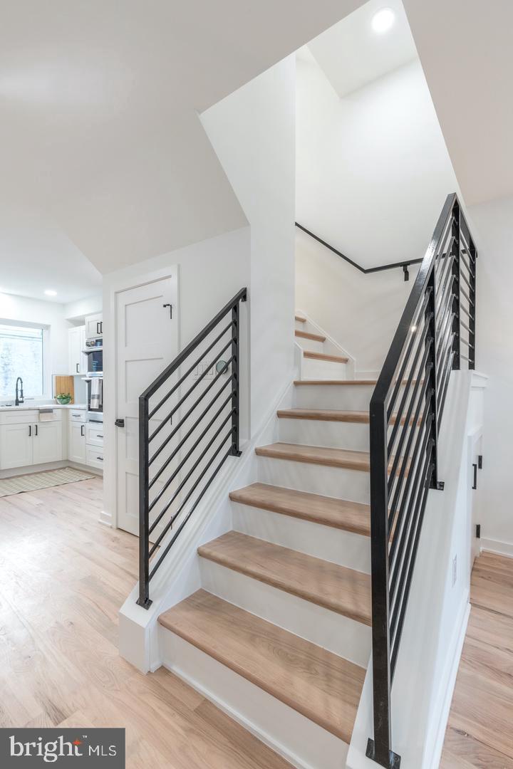 NORRIS SQUARE - Residential Lease