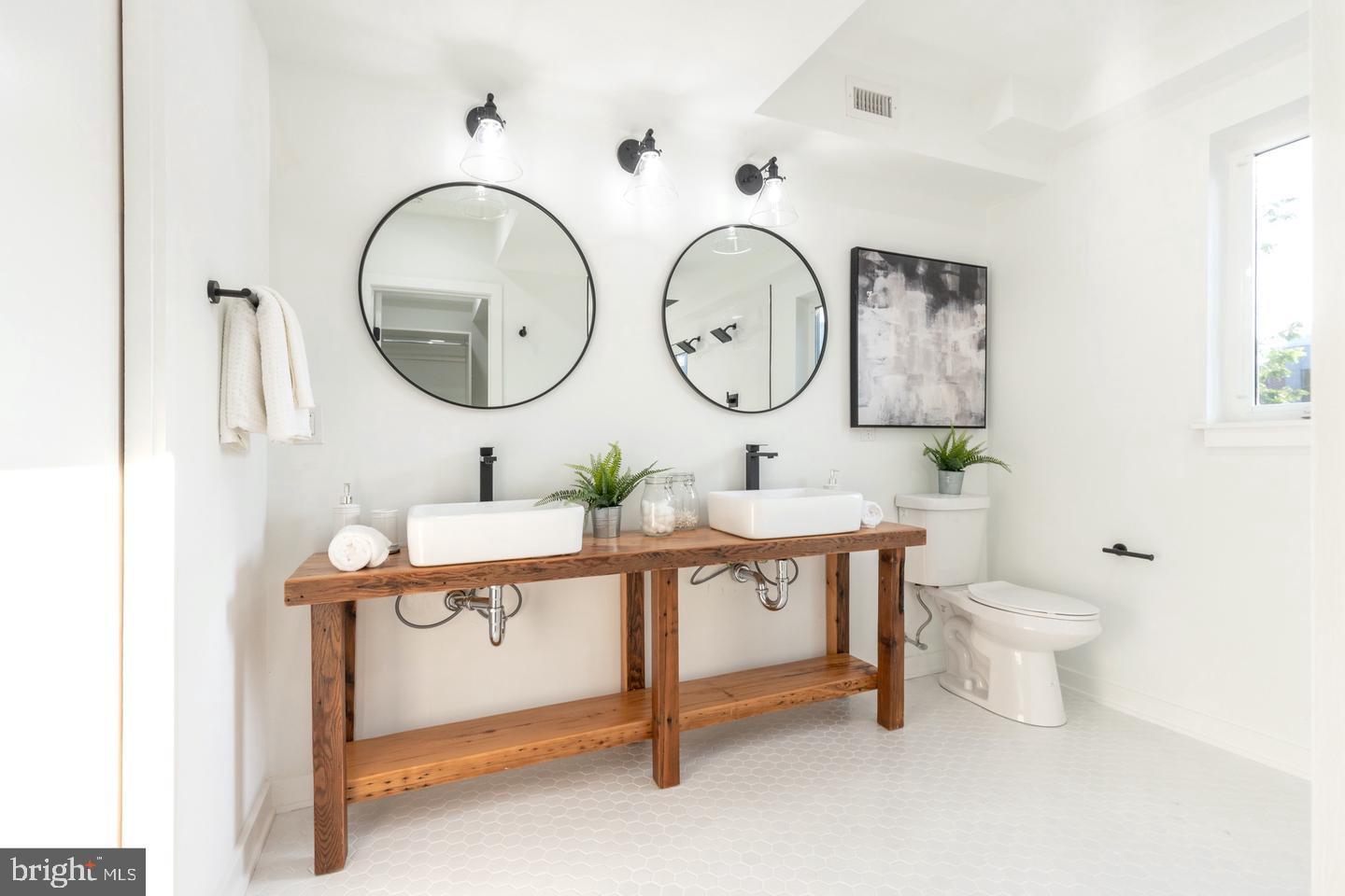 NORRIS SQUARE - Residential Lease