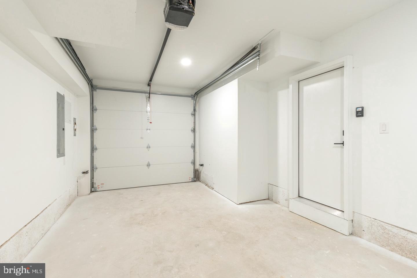 NORRIS SQUARE - Residential Lease