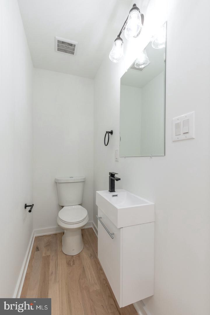 NORRIS SQUARE - Residential Lease