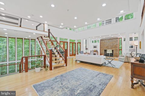 2807 CHESTERFIELD PLACE NW WASHINGTON DC 20008