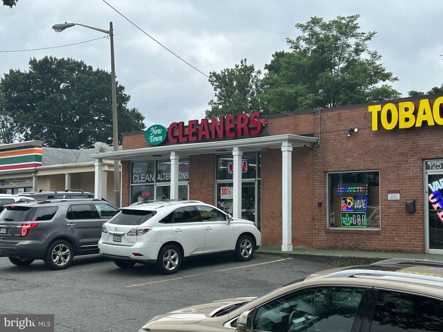 This listing includes a business and a property. The current owner operates a dry cleaners (plant) business and the current sale price includes the value of this business. This well-located dry cleaners was purchased by the current owner in 2017, completely renovated, and reopned, successfully running this business to this day. At that time, two new dry cleaning machines were purchased and operated for wholesale purposes, but the owner stopped wholesale during Pandemic. If you are a new buyer with dry cleaning business experiance, you can be sure that this is a really good location and has great potential because the equipment is good.
Also the steady building income from the 2 units will be a solid support.
Buyers can only purchase business. Please ask more information to LA.