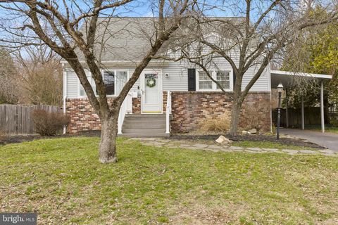 Homes For Sale - 82 Armour Avenue<br/> HAMILTON, NJ 08619