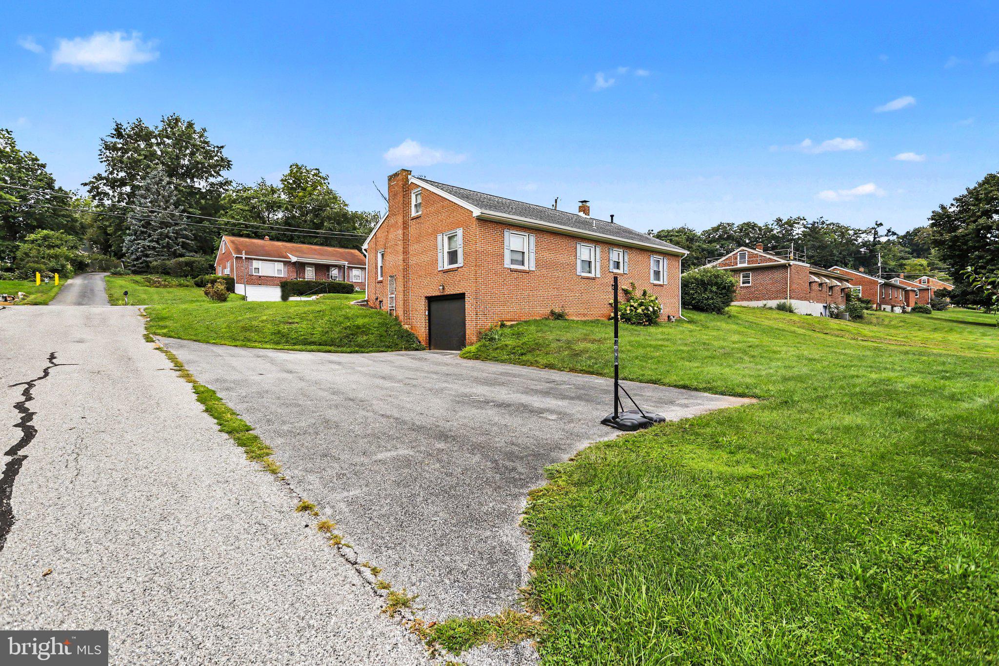 305 GLENVUE ROAD