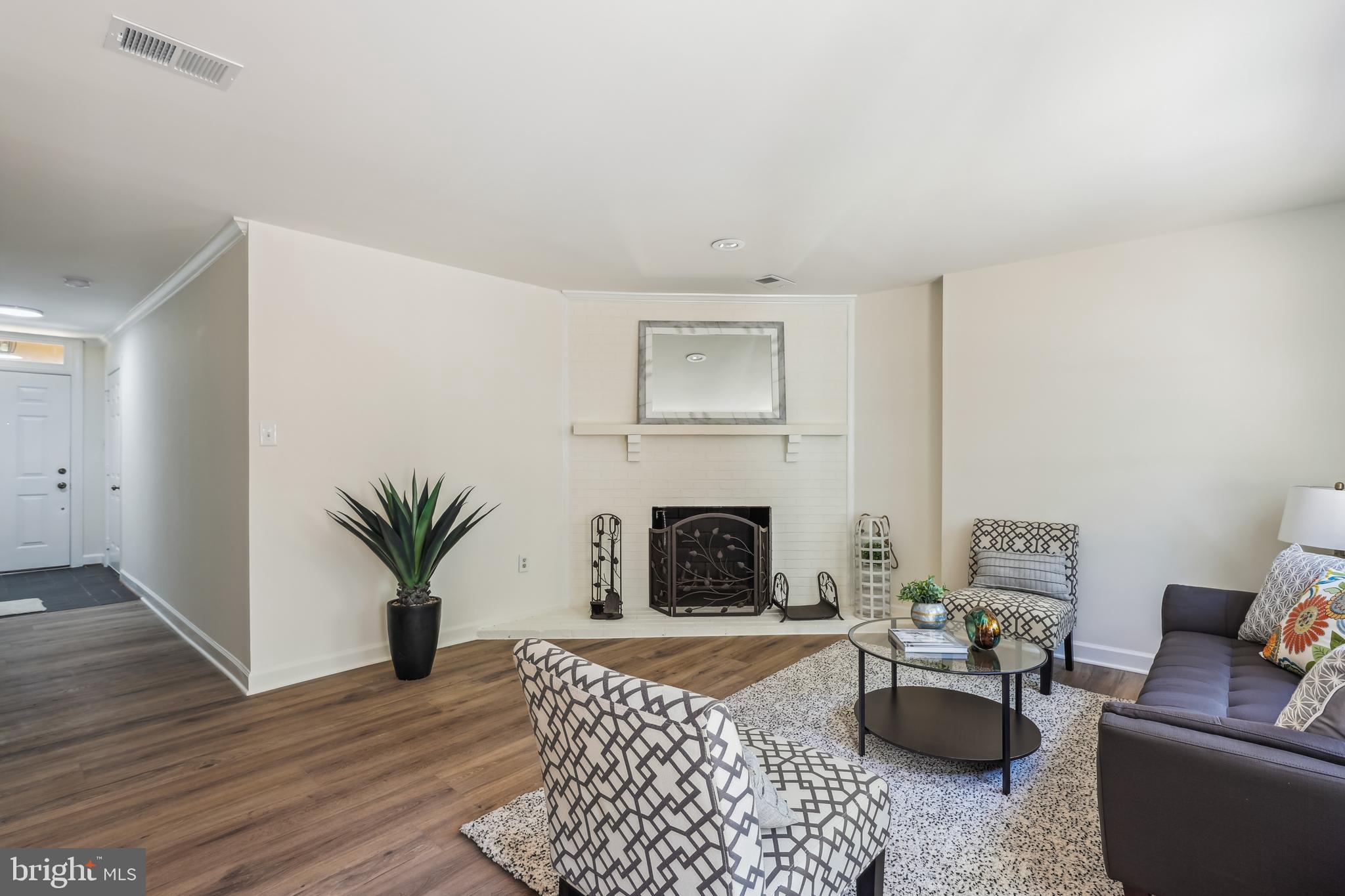810 N FAYETTE STREET