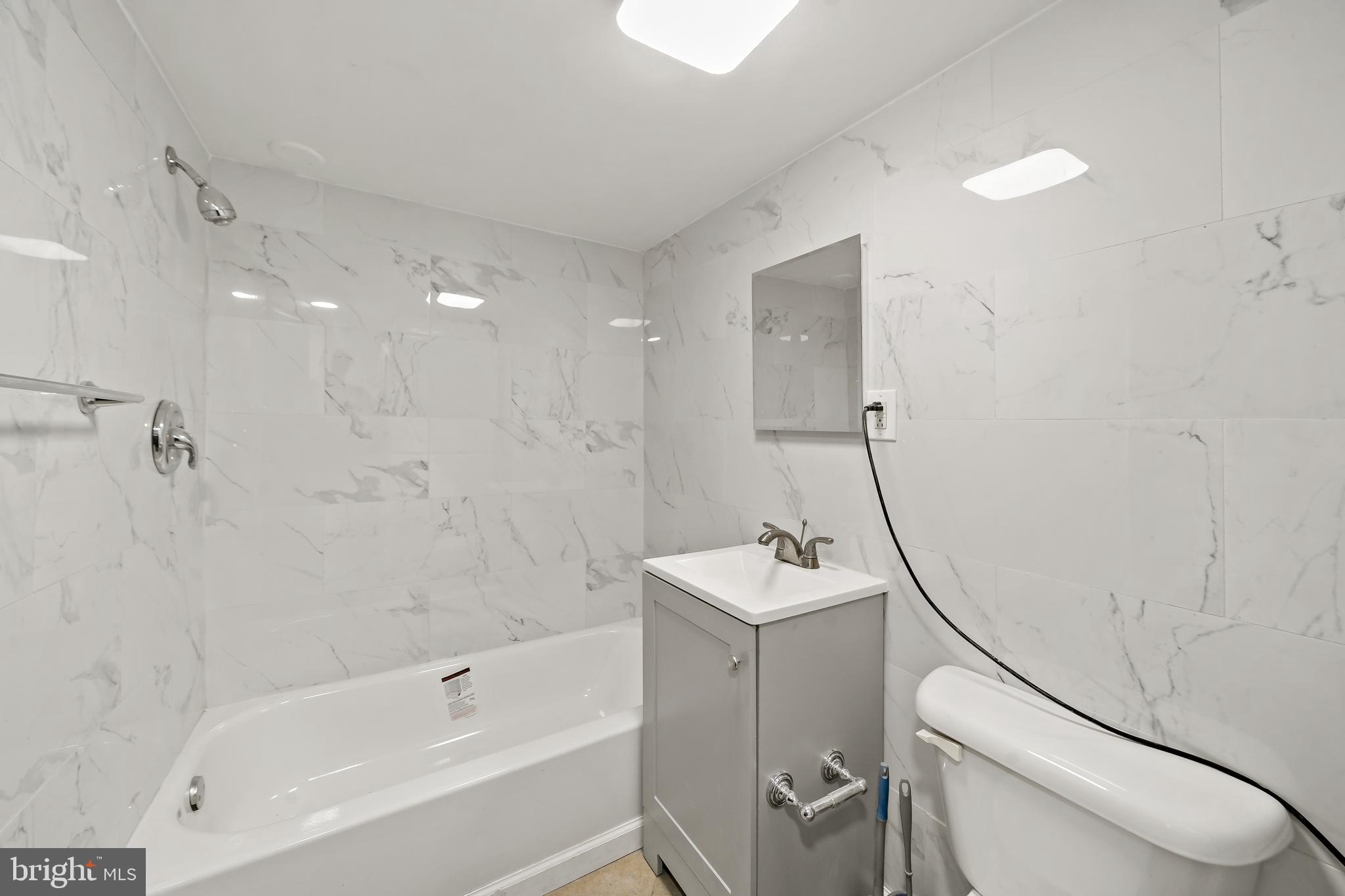 TEMPLE UNIVERSITY - Residential Lease