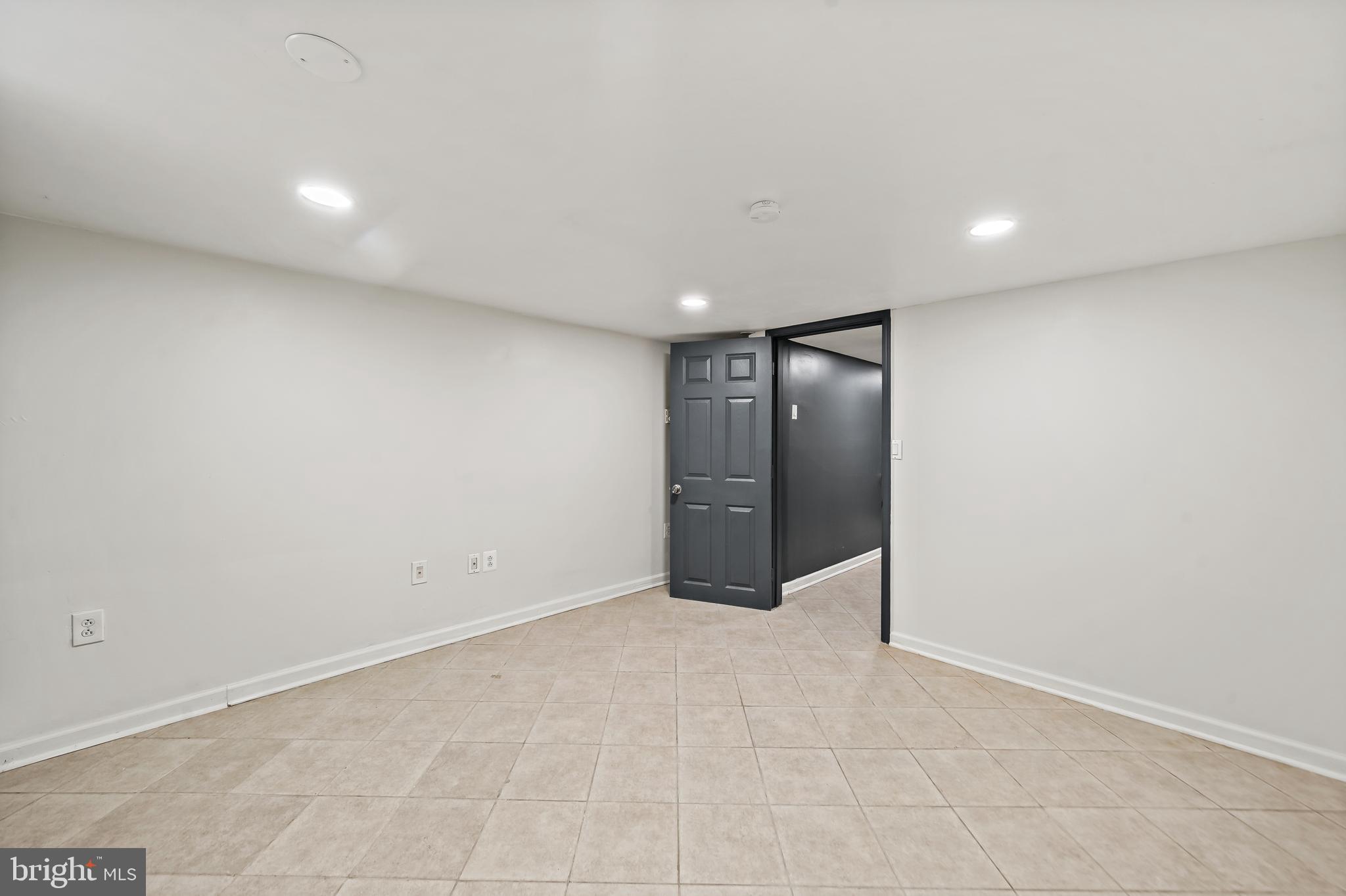 TEMPLE UNIVERSITY - Residential Lease