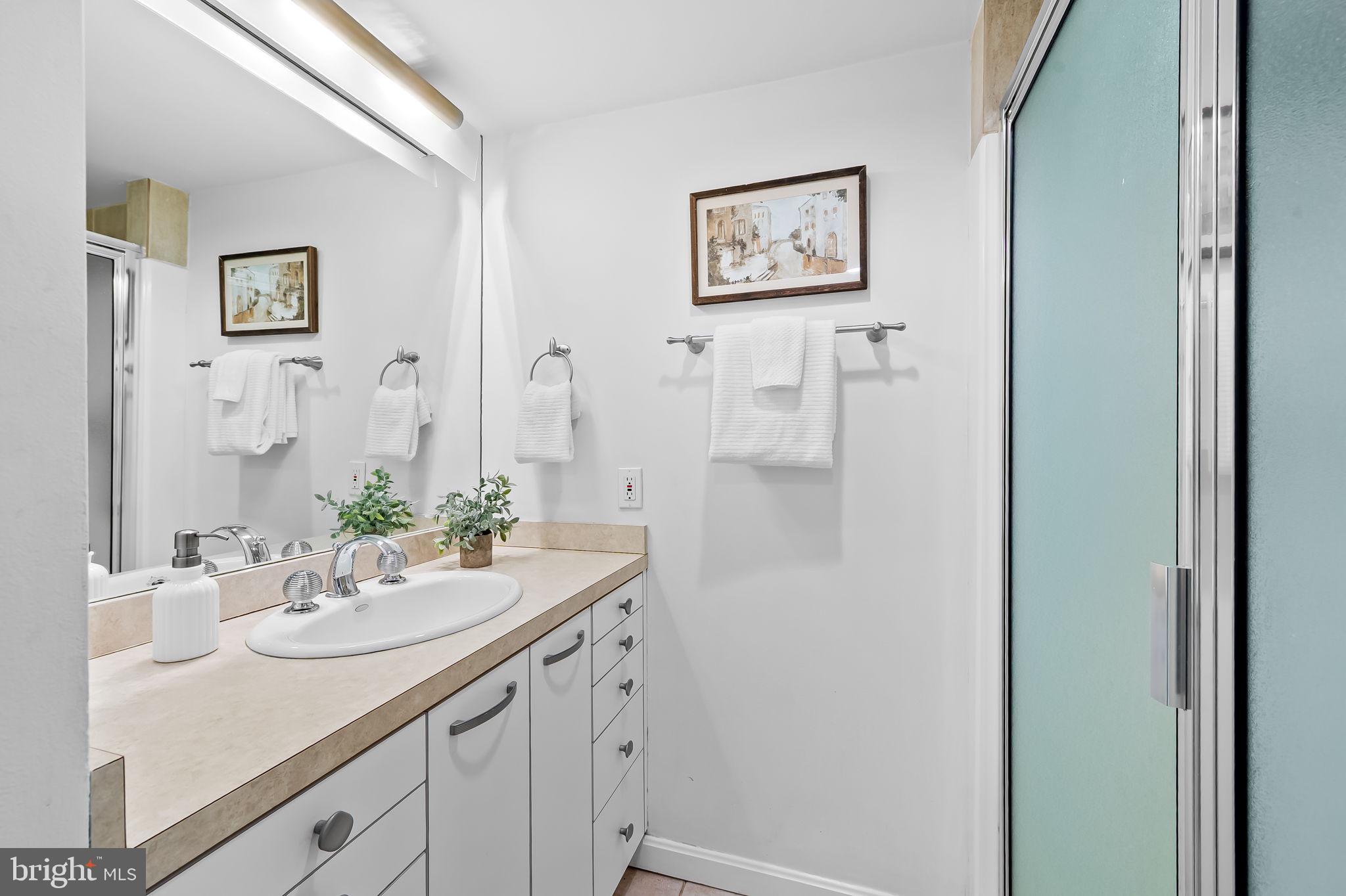 CROSS KEYS - Residential