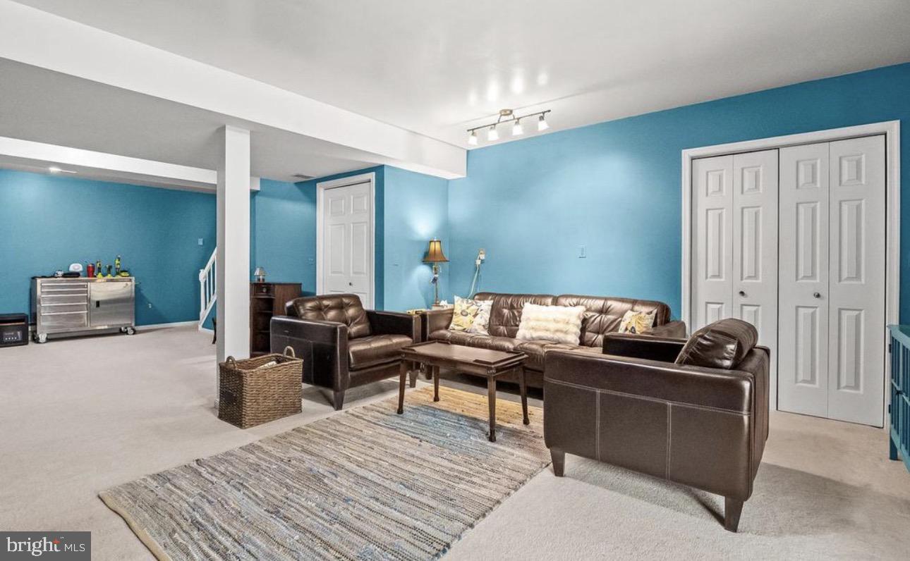 OLD FIELDS - Residential