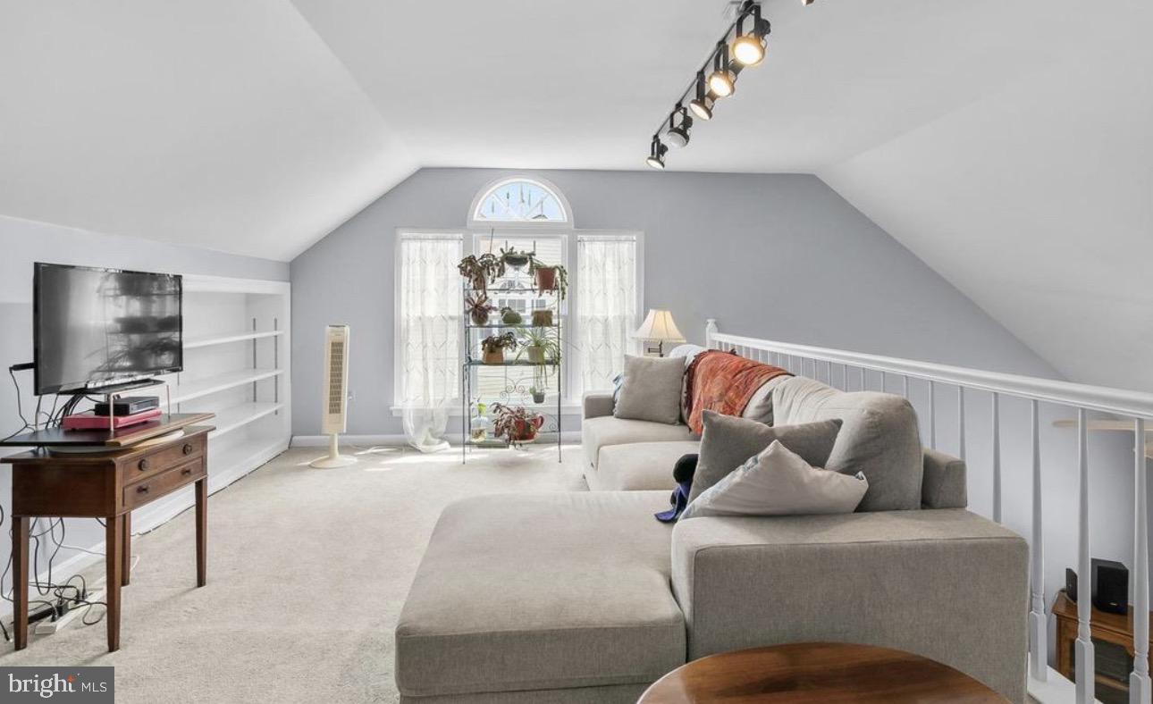 OLD FIELDS - Residential