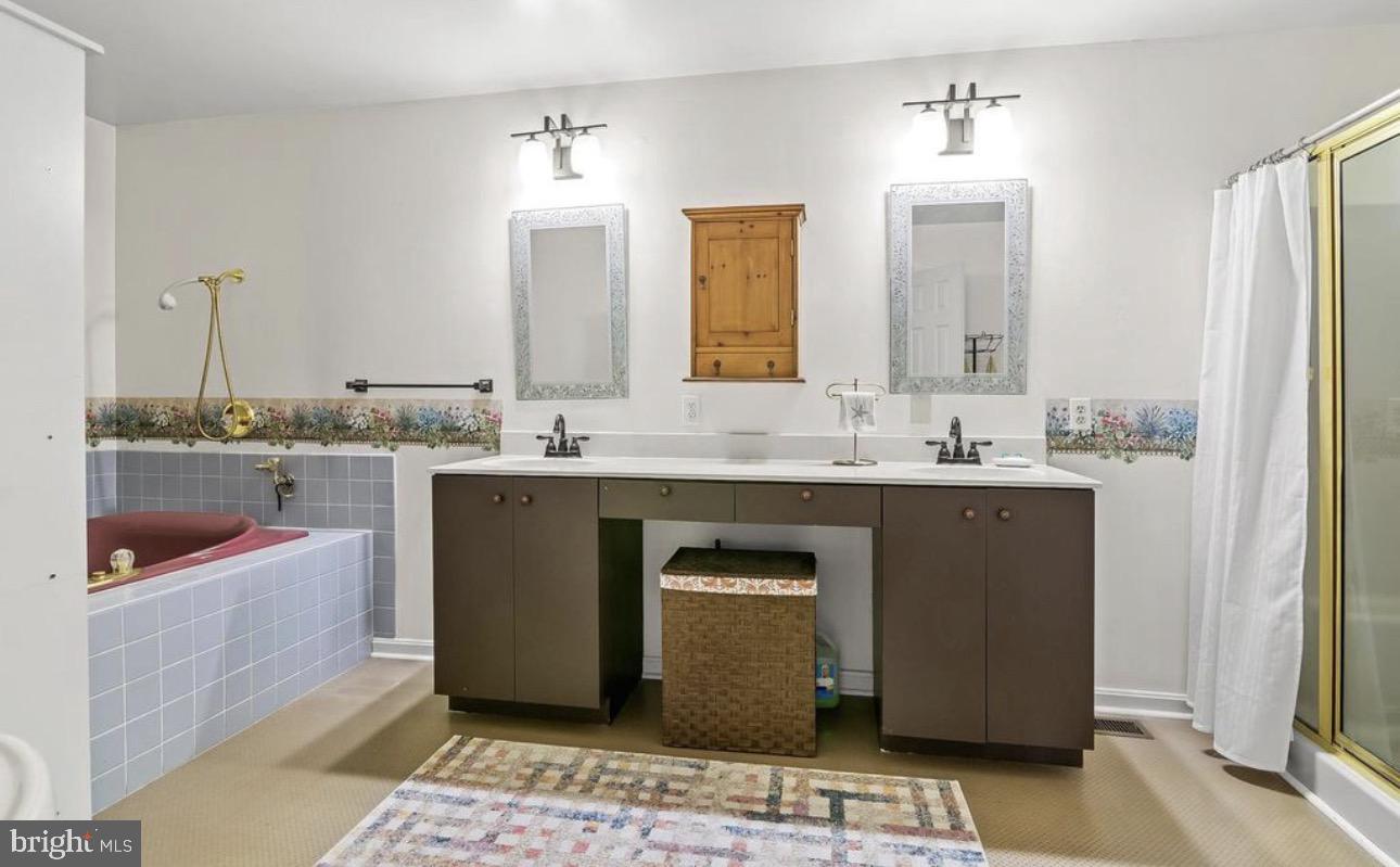 OLD FIELDS - Residential