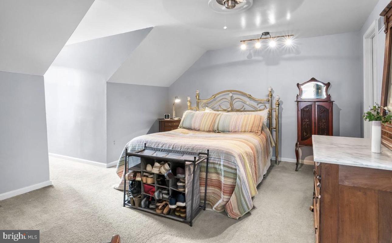 OLD FIELDS - Residential