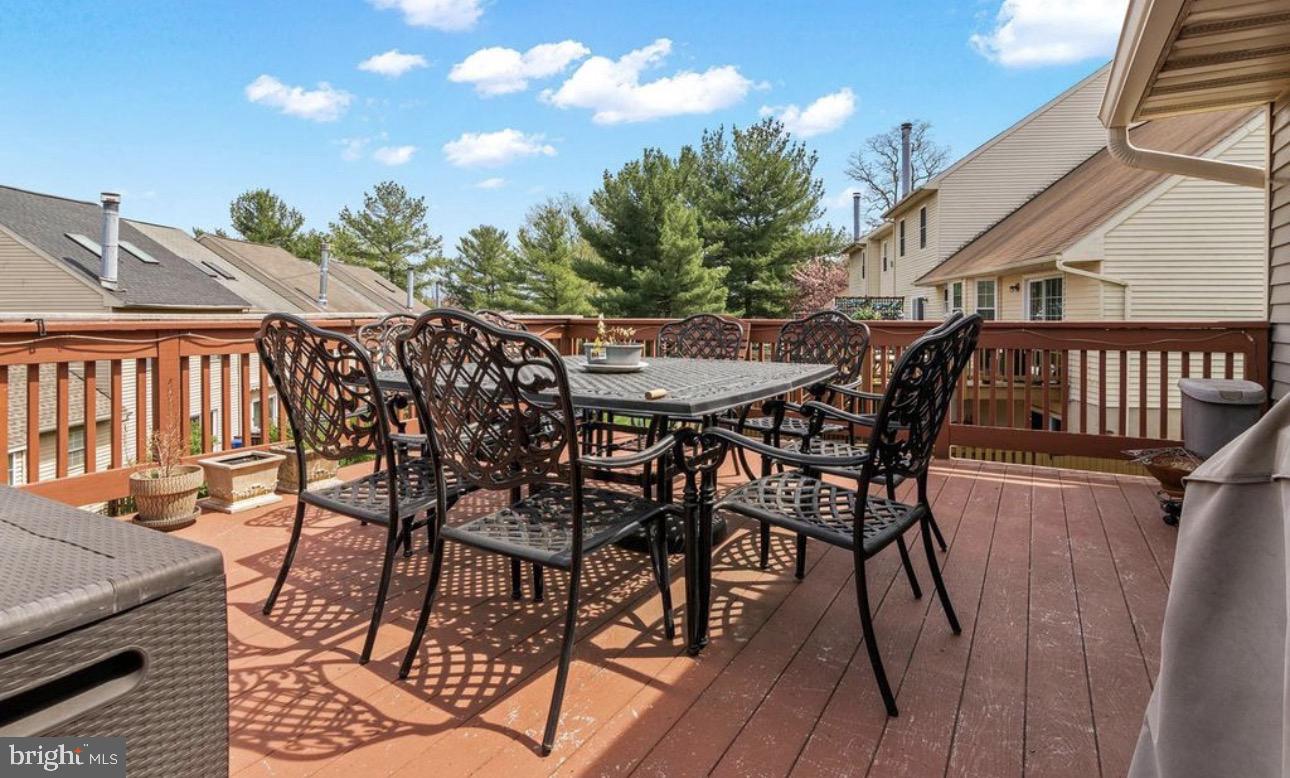 OLD FIELDS - Residential