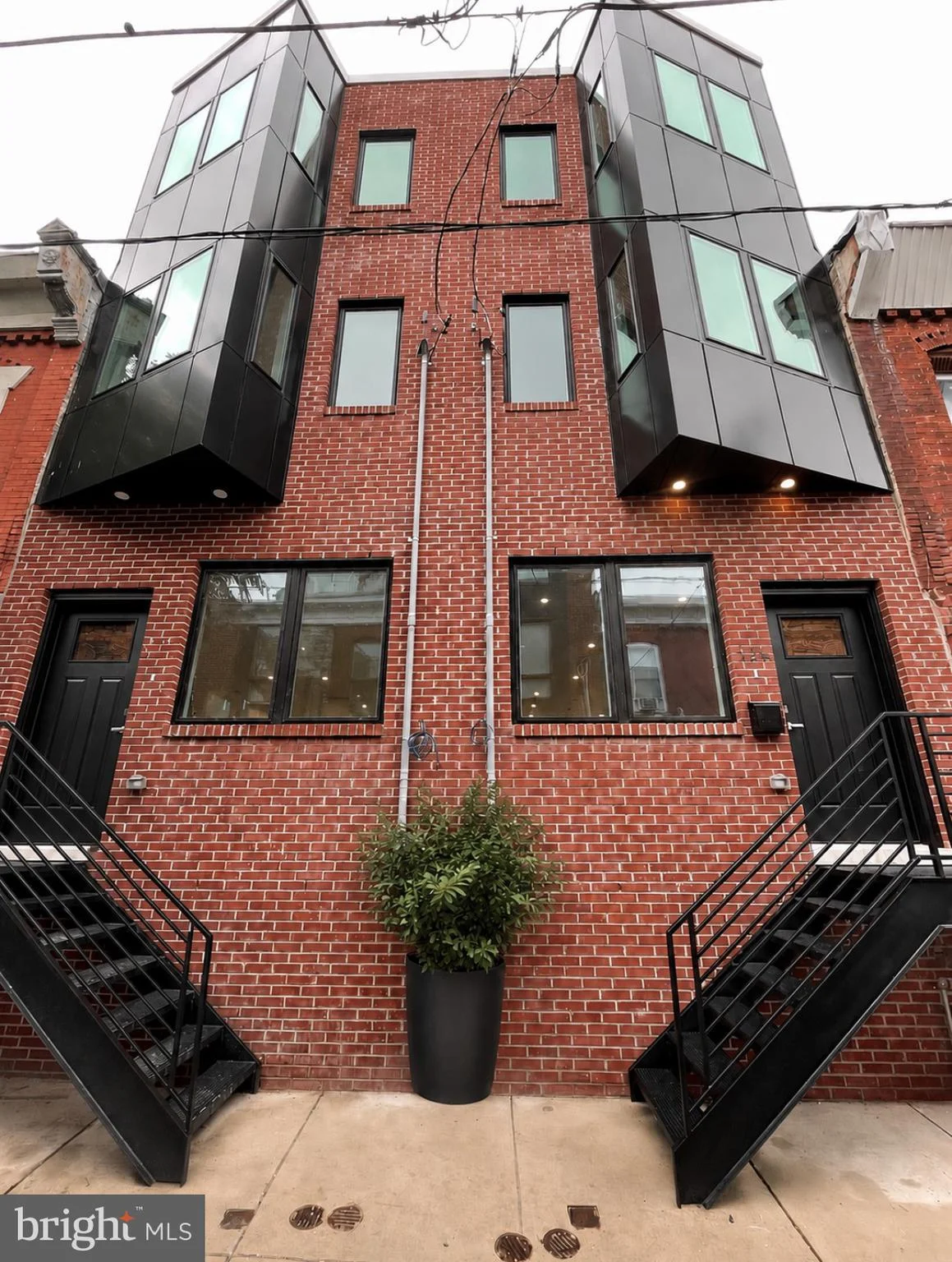 525 Sigel Street