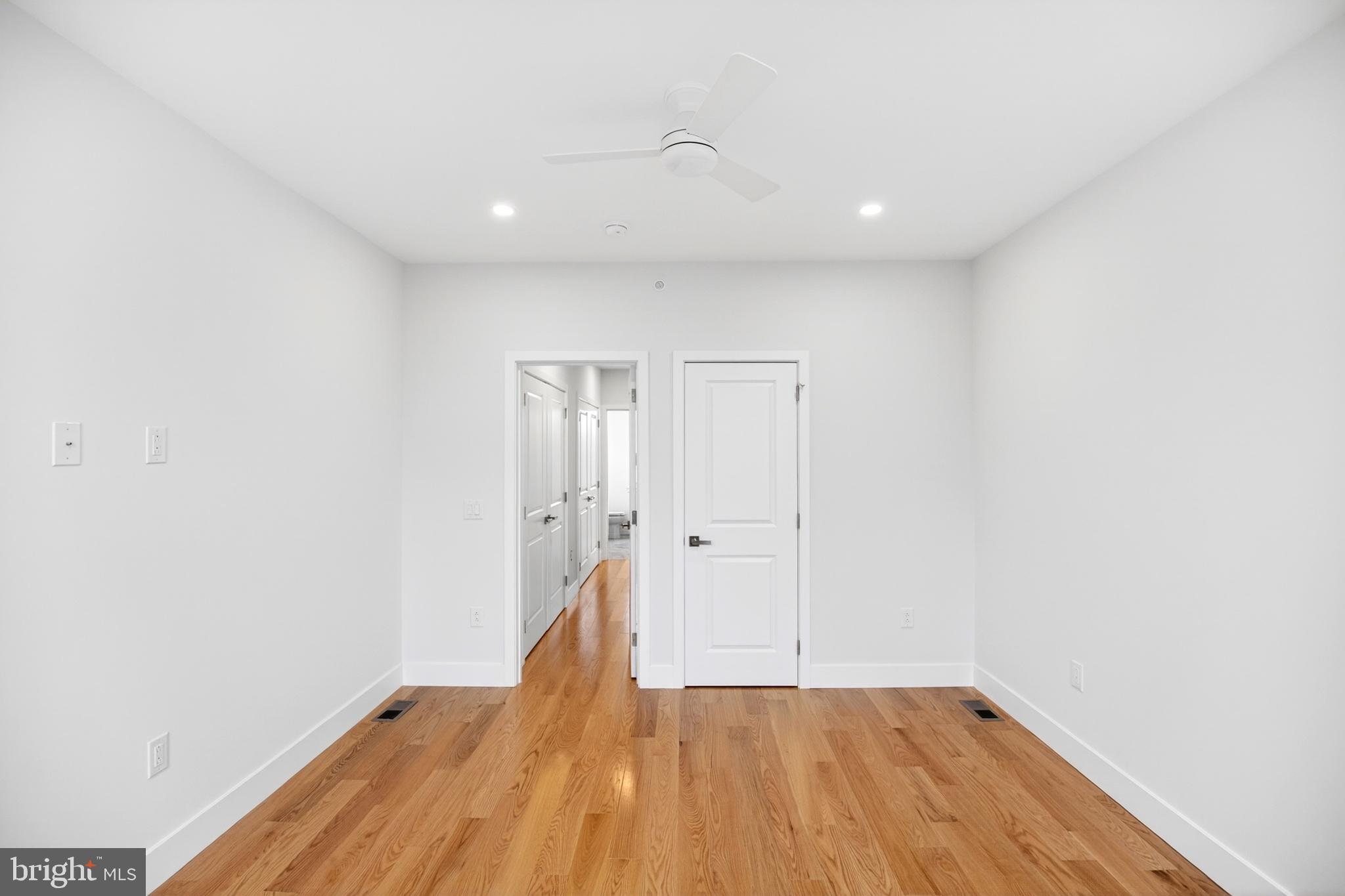 DICKINSON NARROWS - Residential