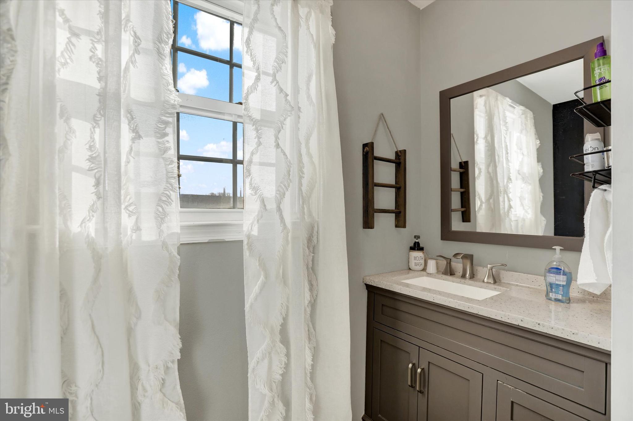 IDLEWOOD - Residential