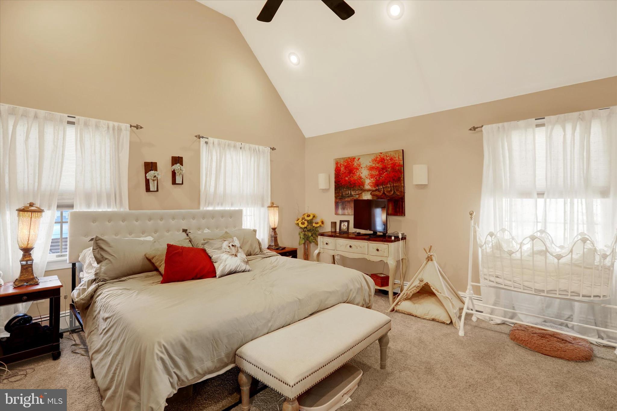 IDLEWOOD - Residential