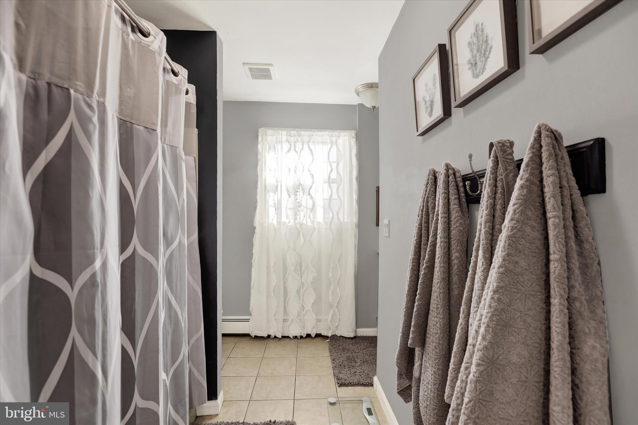 IDLEWOOD - Residential