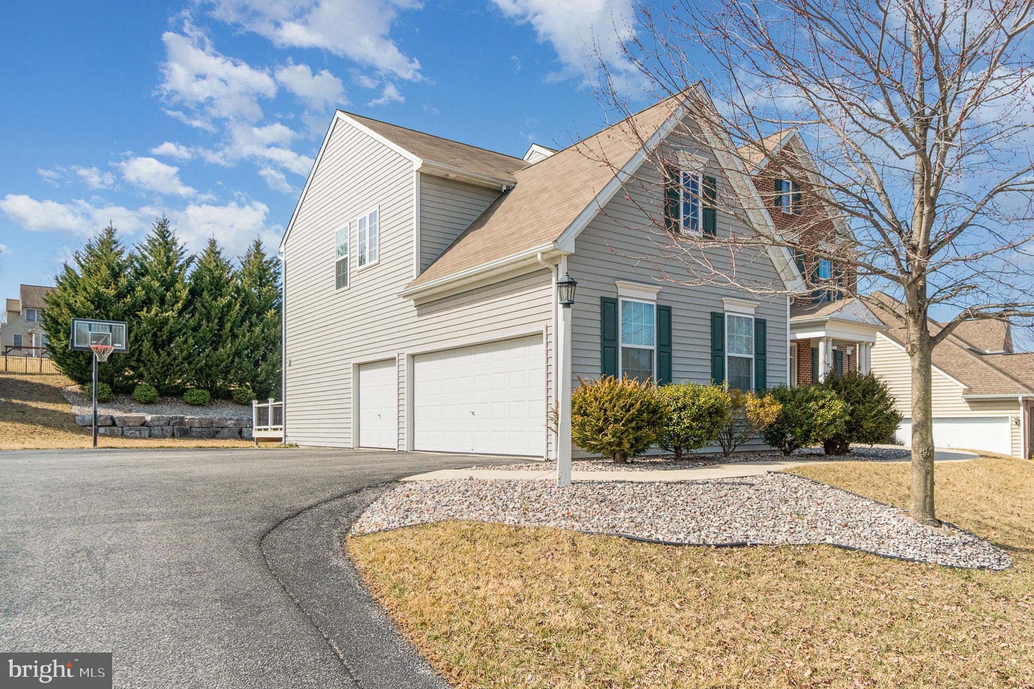 2765 MEADOW CROSS WAY