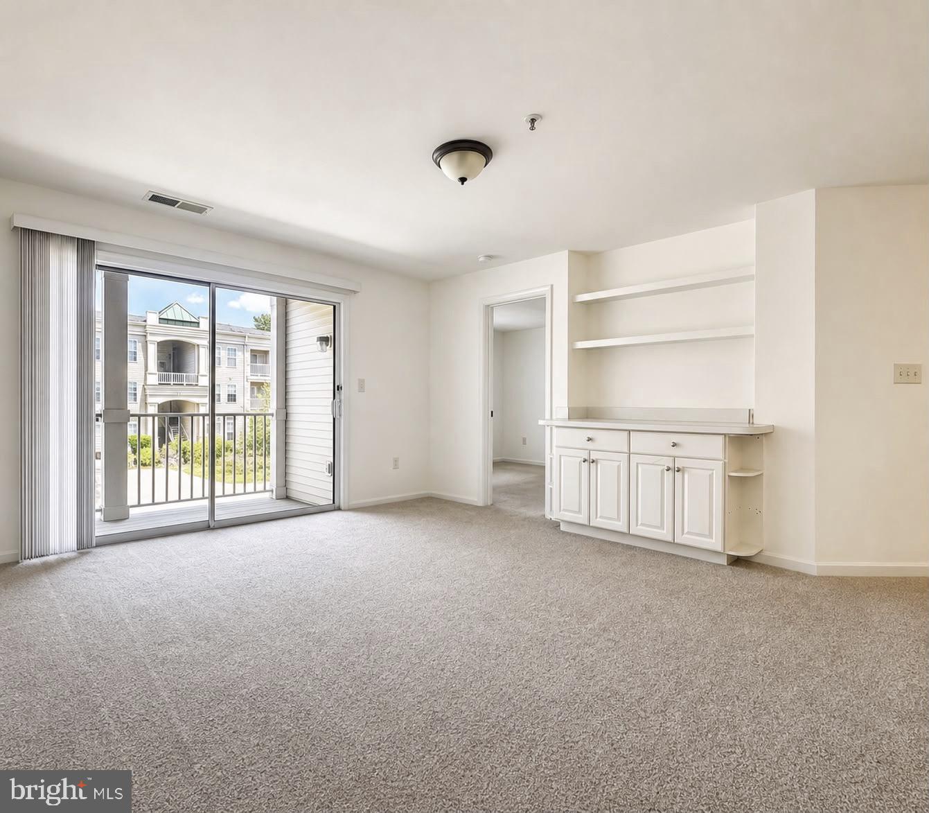 1060 GARDENVIEW LOOP 304