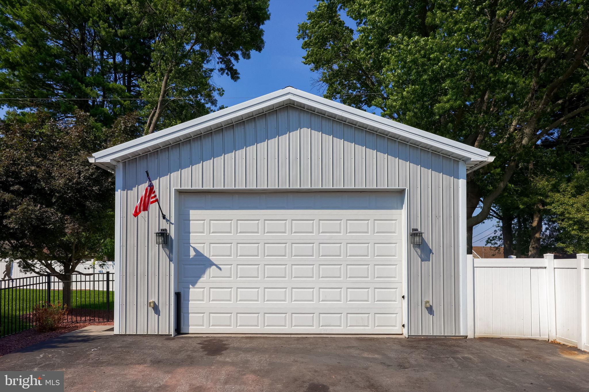 2865 SUNSET DRIVE
