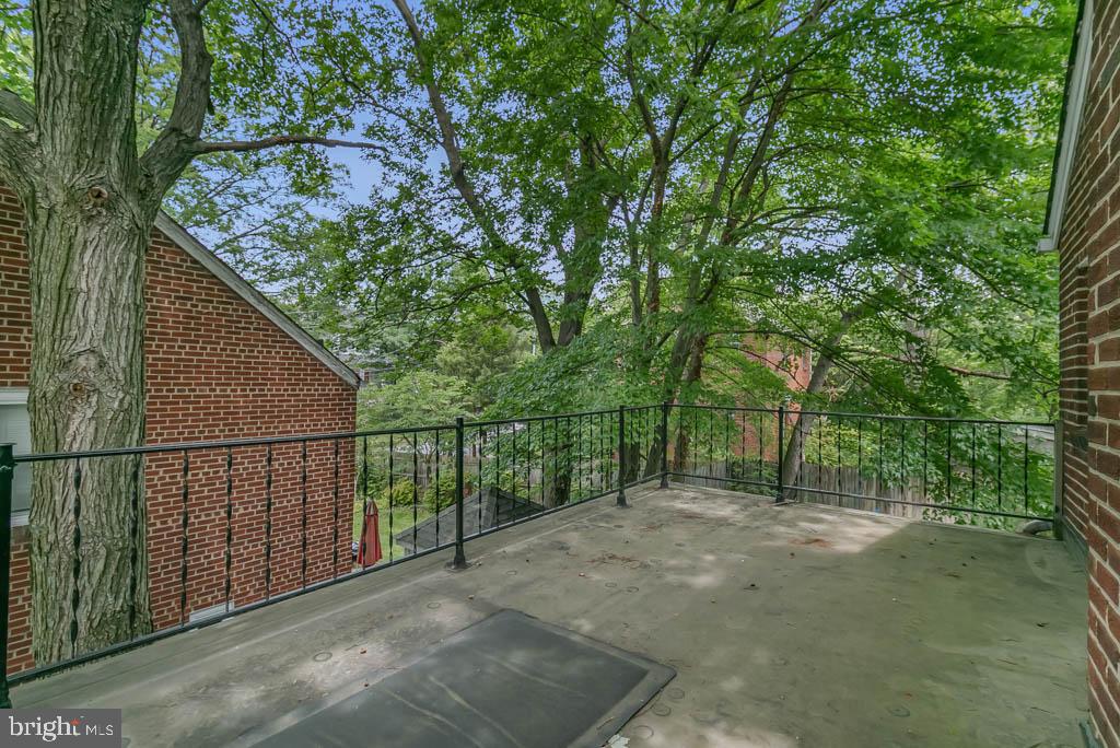 MADISON MANOR - Residential Lease