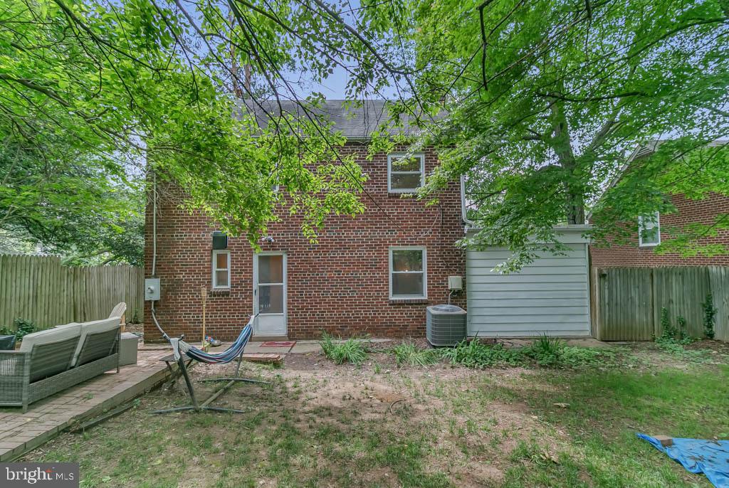 MADISON MANOR - Residential Lease