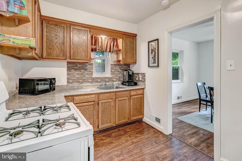 MADISON MANOR - Residential Lease