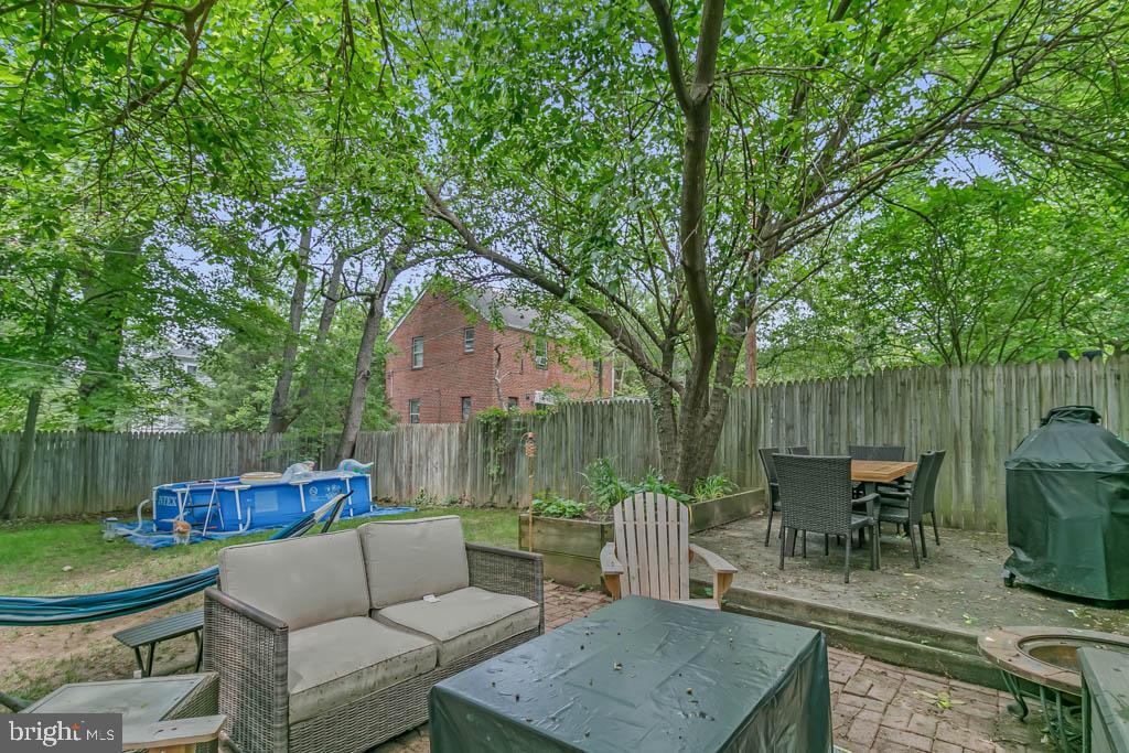 MADISON MANOR - Residential Lease