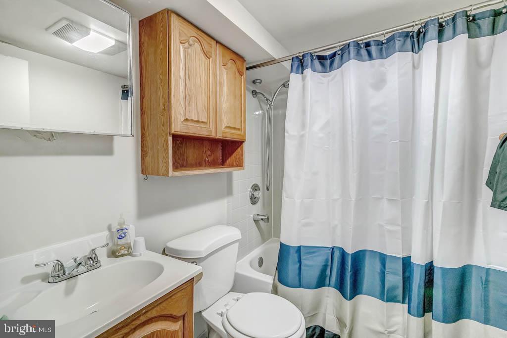 MADISON MANOR - Residential Lease