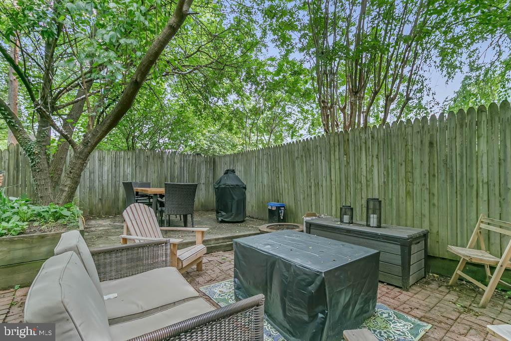 MADISON MANOR - Residential Lease