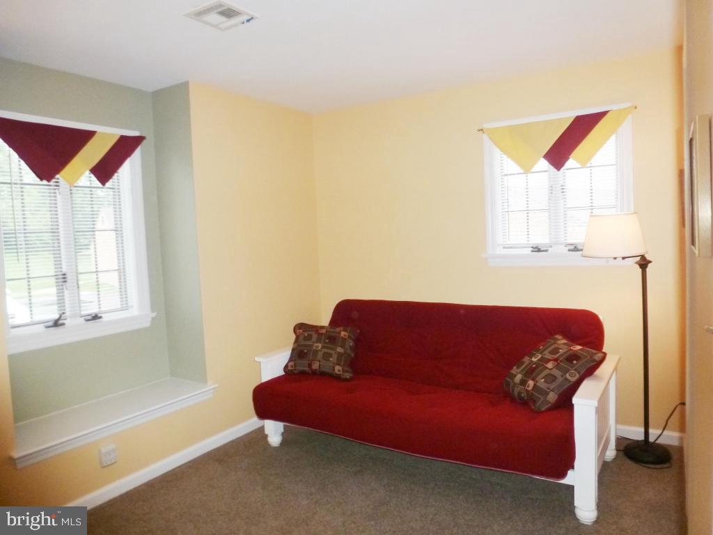 THE OAKS - Residential