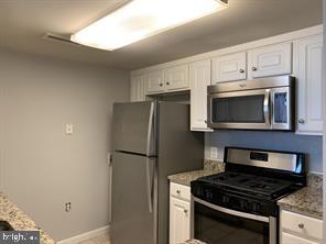 GALLERY AT WHITE FLINT - Residential Lease