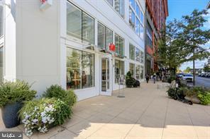 GALLERY AT WHITE FLINT - Residential Lease