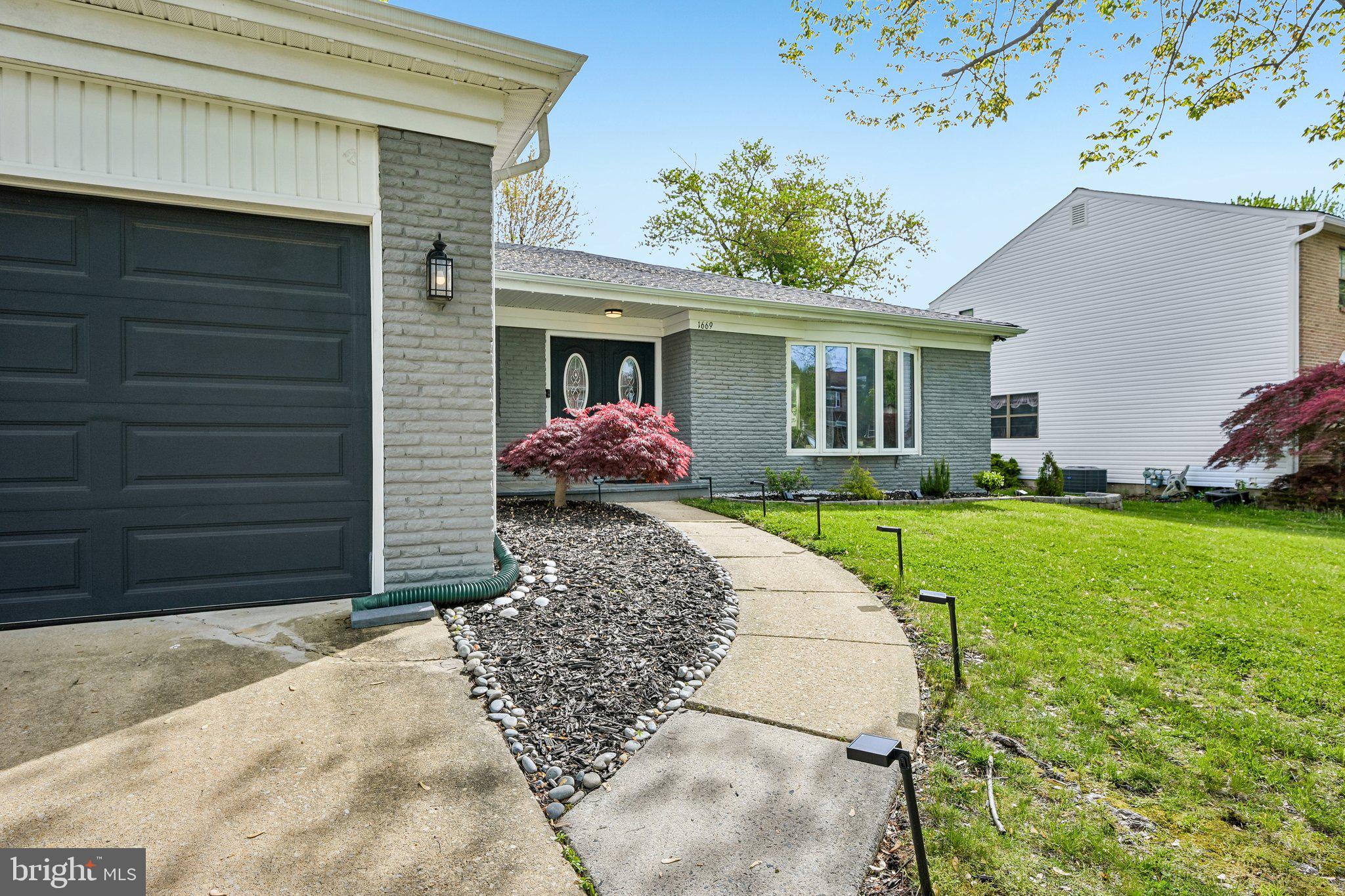 1669 BLUE JAY LANE