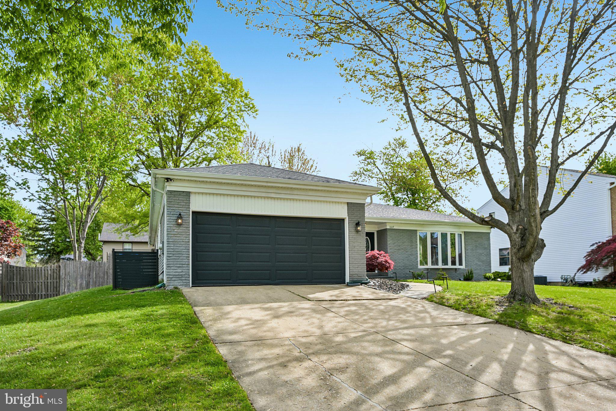 1669 BLUE JAY LANE