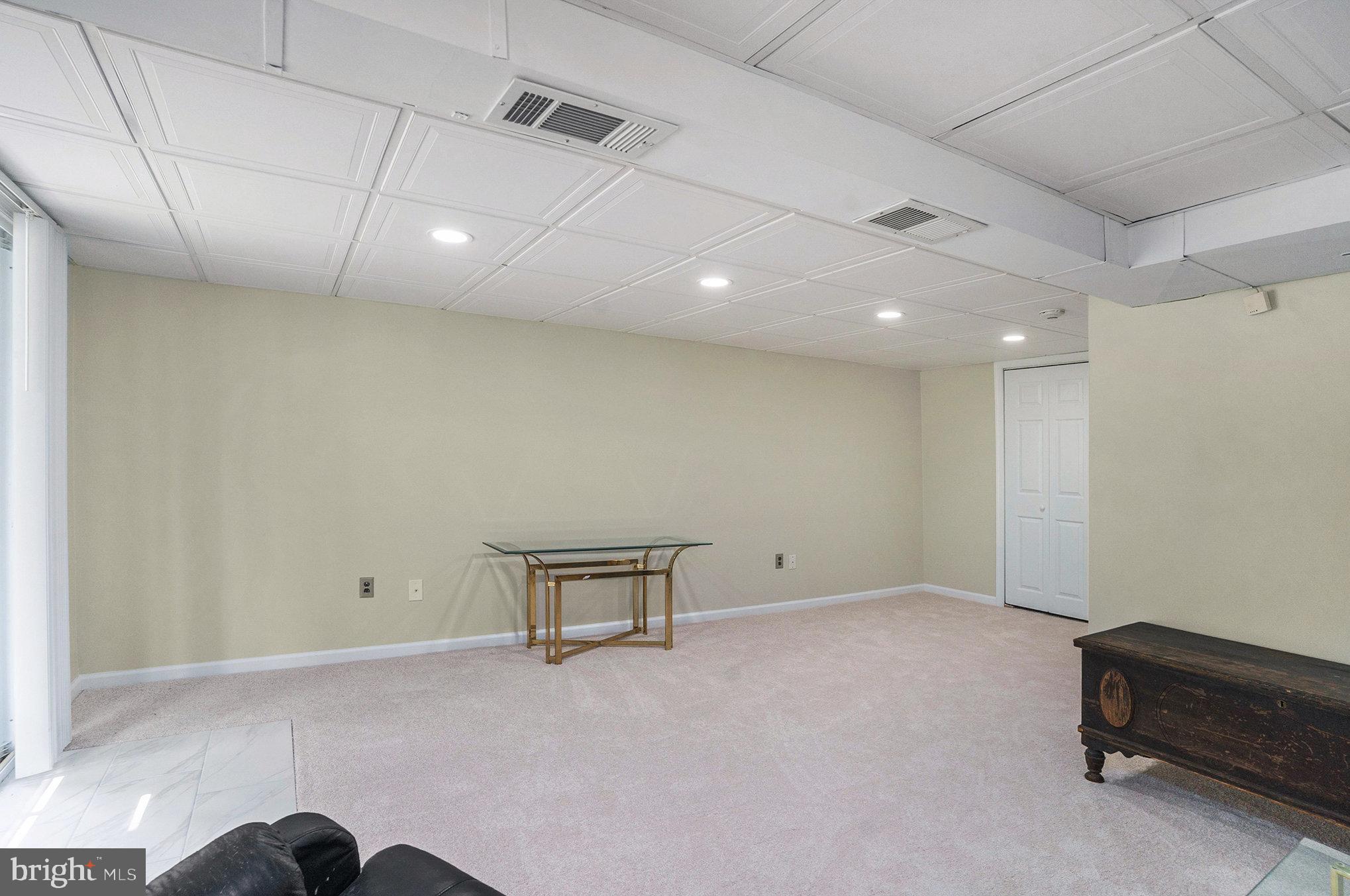 REGENTS PARK - Residential