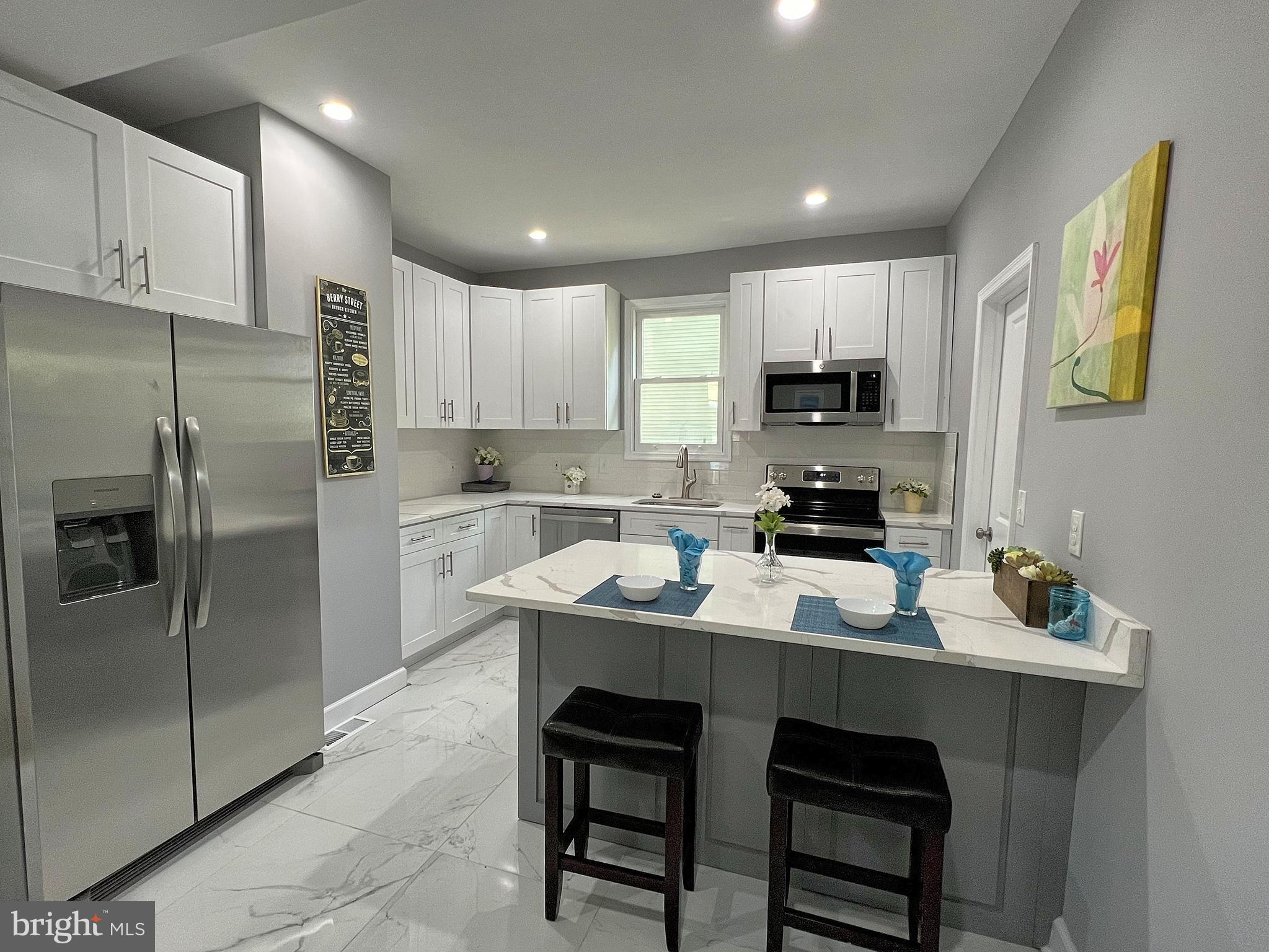 LAKE WALKER - Residential