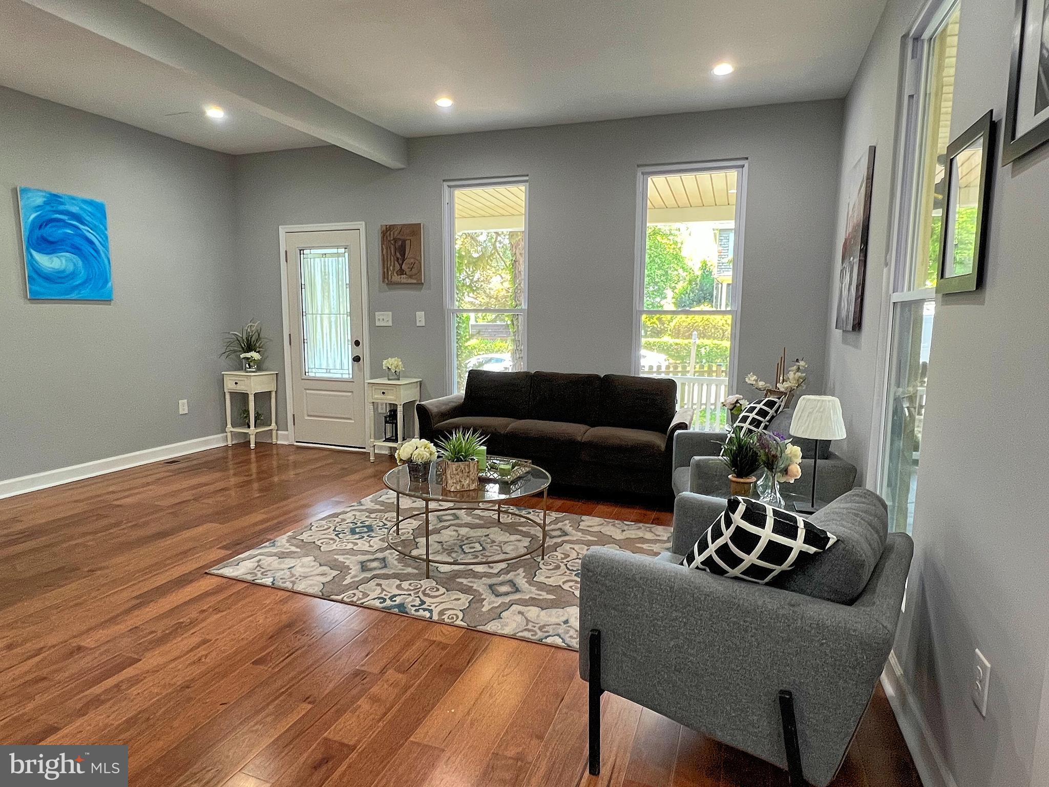 LAKE WALKER - Residential